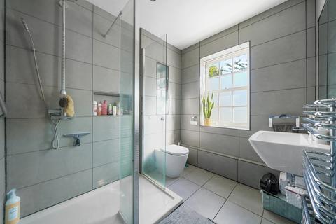 6 Cornwallis Square, London, N19 4LY