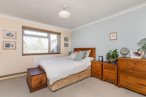 2 Lynch Close, Winchester, SO22 6DG