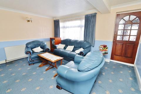 15 Defoe Way, Romford, RM5 2HR