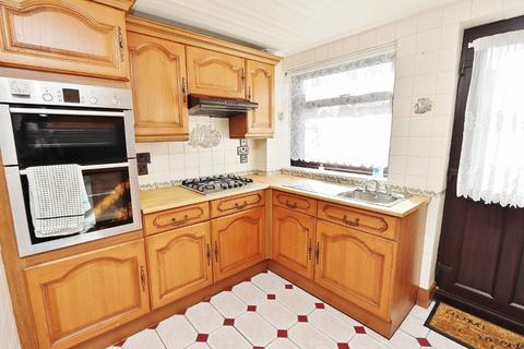 15 Defoe Way, Romford, RM5 2HR