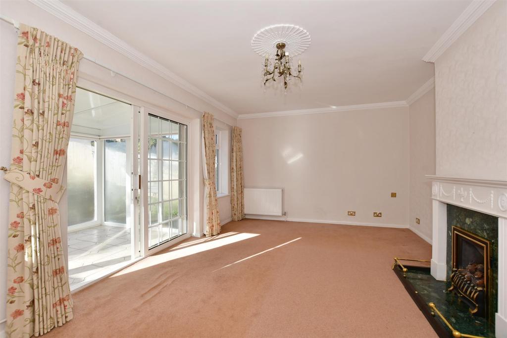 Rodney Avenue, Tonbridge, Kent 2 bed detached bungalow for sale £550,000