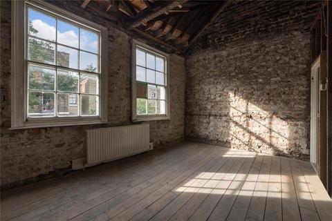 32 Halton Road, London, N1 2EU