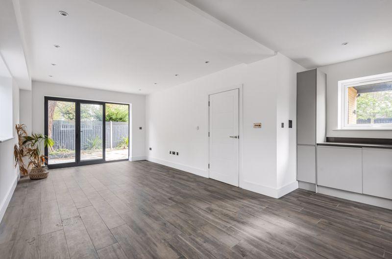 Kingsdown Avenue, South Croydon 5 bed detached house for sale £850,000