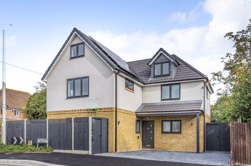 Kingsdown Avenue, South Croydon 5 bed detached house for sale £800,000