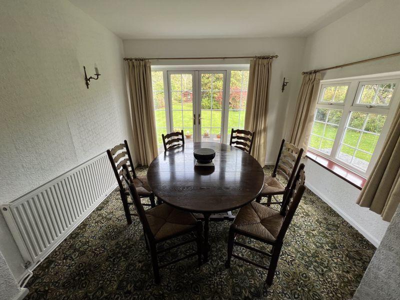 Windmill Lane, Castlecroft, Wolverhampton WV3 4 bed detached house £