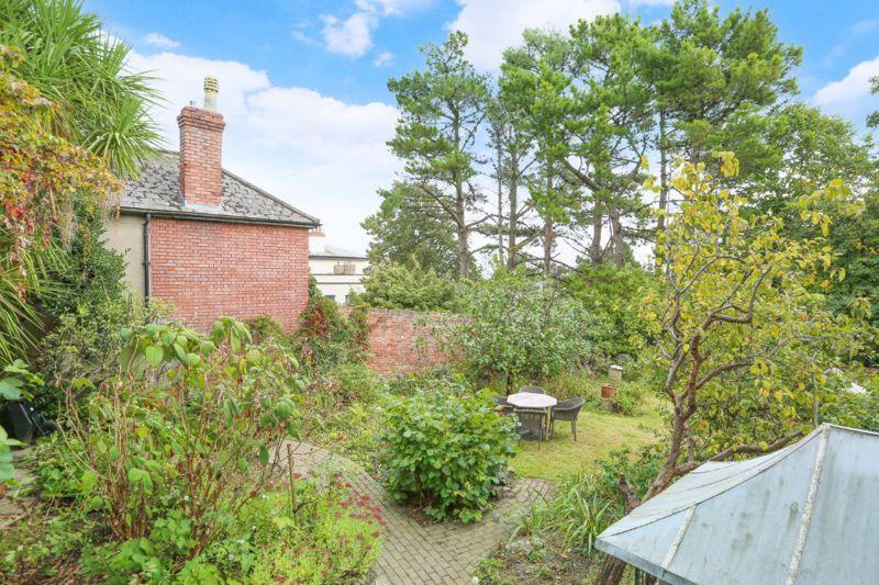 Marlborough HillKingsdown 4 bed detached house £1,000,000