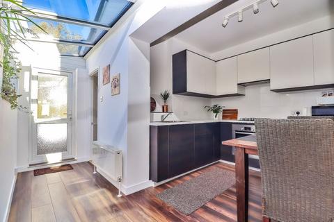 3 bedroom end of terrace house for sale - Fawcett Road, Southsea