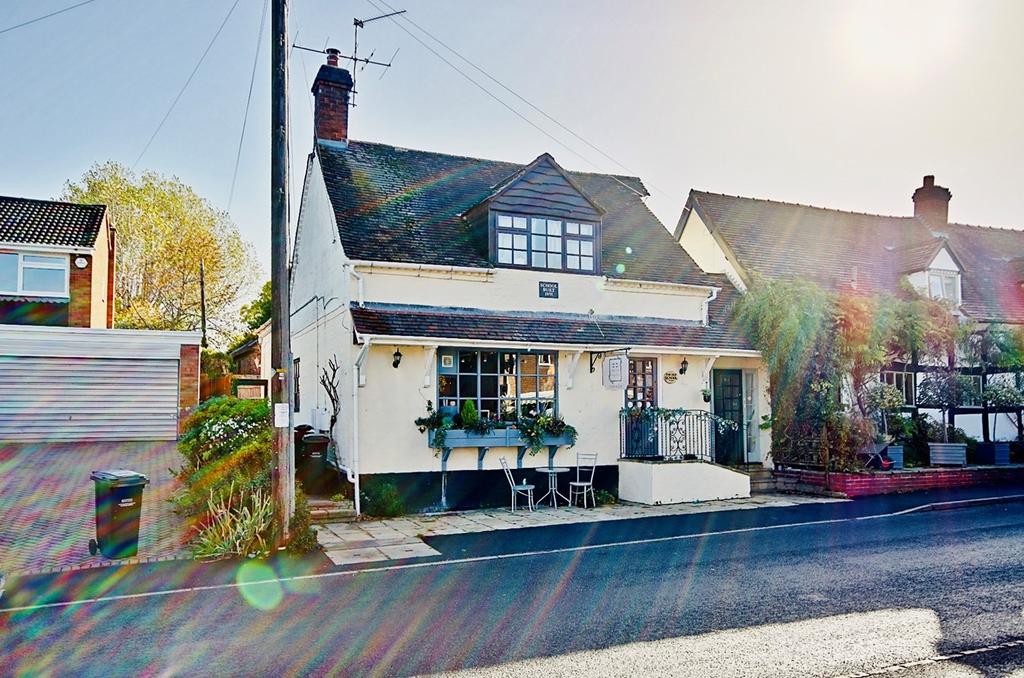 Main Street, Bishampton, Pershore, WR10 1 bed apartment £595 pcm (£