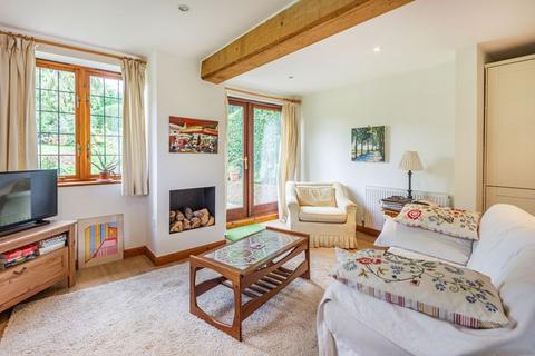 1 bedroom detached bungalow to rent, Gomshall Lane, Shere