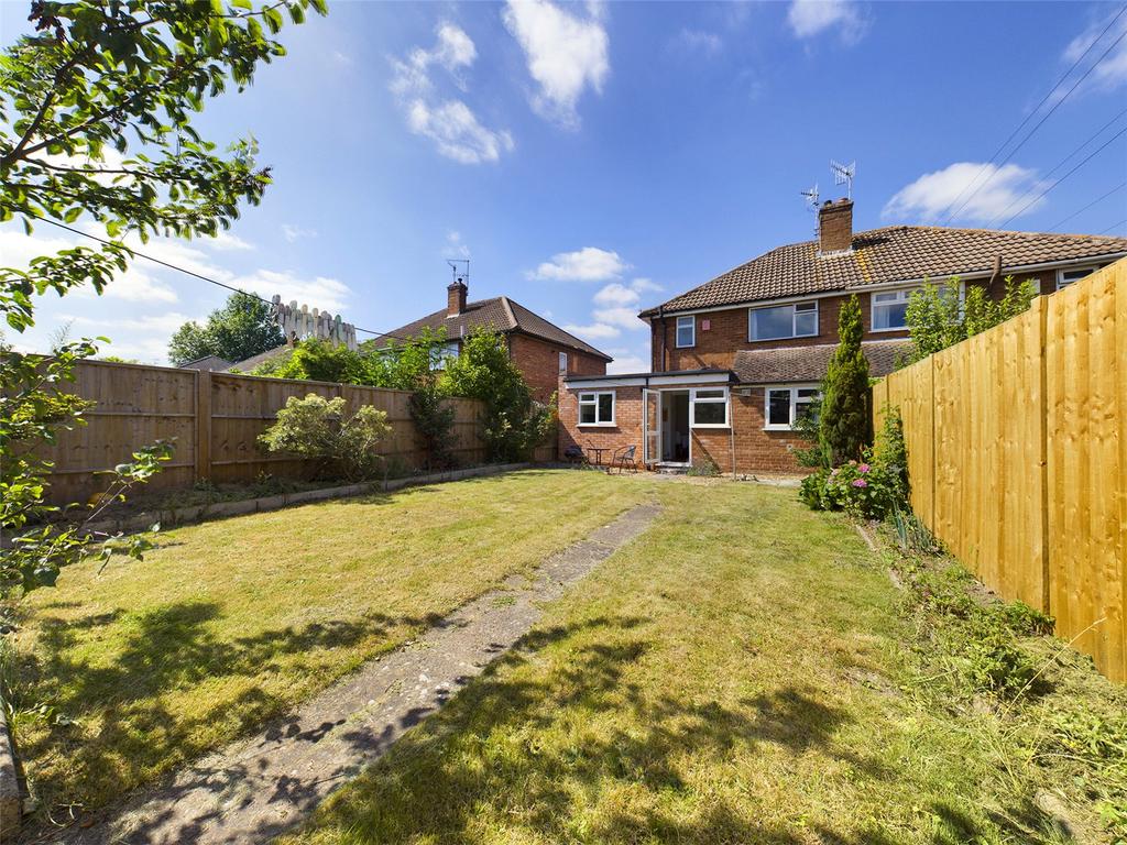 Melrose Close, Worcester... 4 bed semidetached house £1,200 pcm (£277 pw)