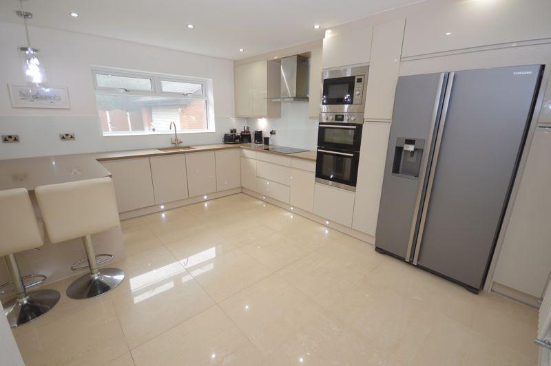 Cross Gates, Widnes 4 bed detached house for sale £560,000