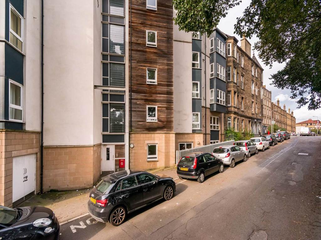 Wishaw Terrace, Edinburgh, Midlothian 2 bed flat £220,000