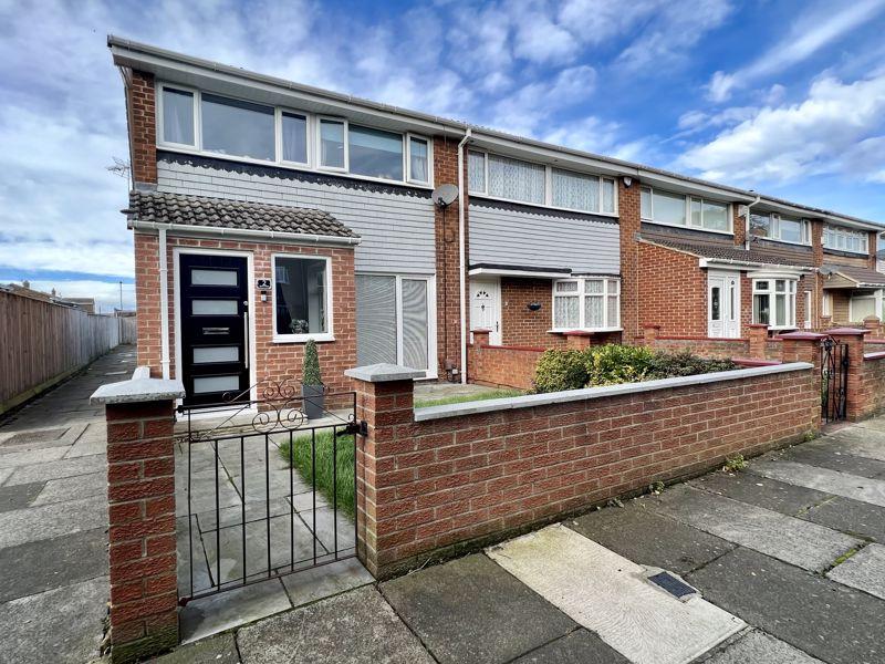 Berry Close, Battle Hill, Wallsend 3 bed end of terrace house £165,000