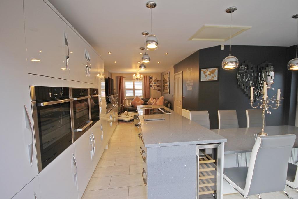 Powder Mill Road, Warrington, WA4 3 bed detached house £400,000