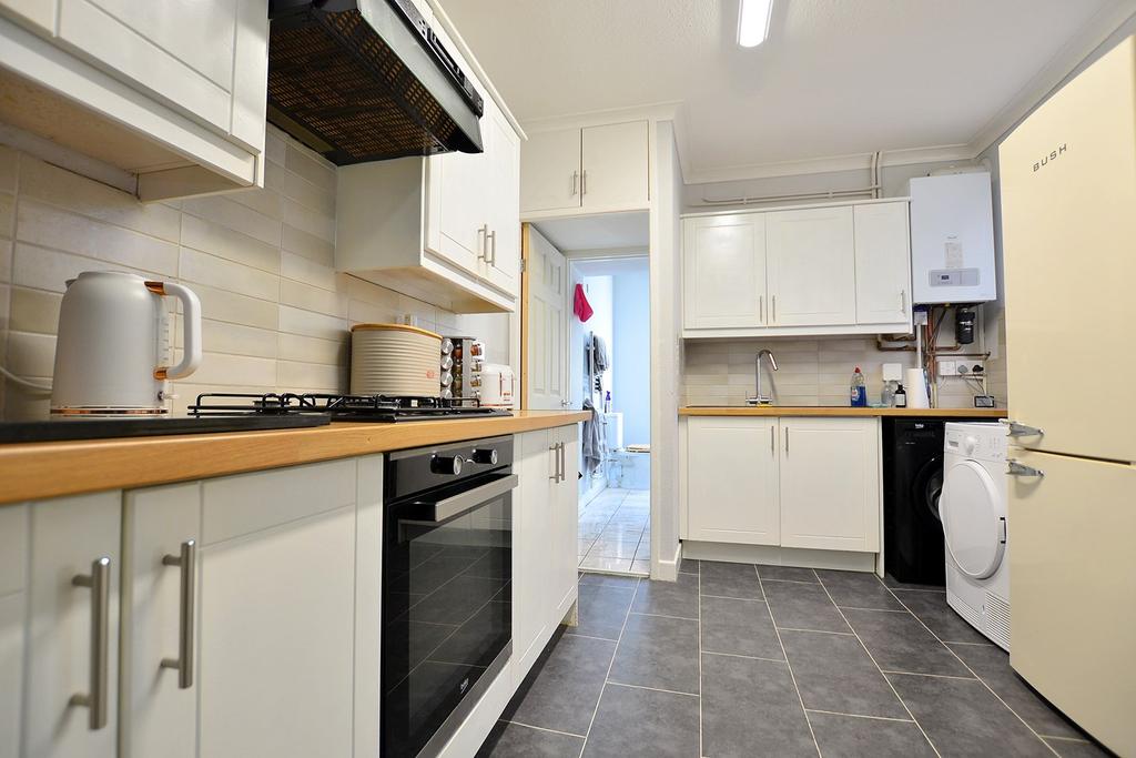 Drove Road, WestonSuperMare, BS23 3 bed terraced house £240,000