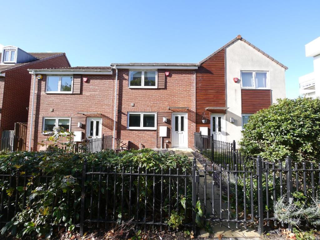 White Swan Close, Killingworth... 3 bed terraced house £750 pcm (£173 pw)