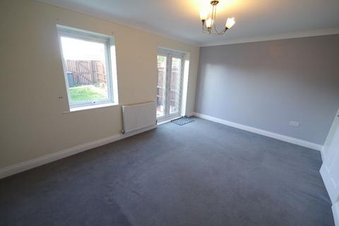 3 bedroom terraced house to rent, White Swan Close, Killingworth, Newcastle upon Tyne