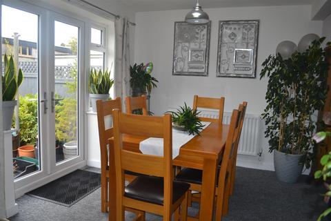 15 Castlefields, Leominster, HR6 8BG