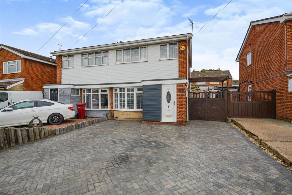 Quebec Road, Scunthorpe 3 bed semidetached house £155,000