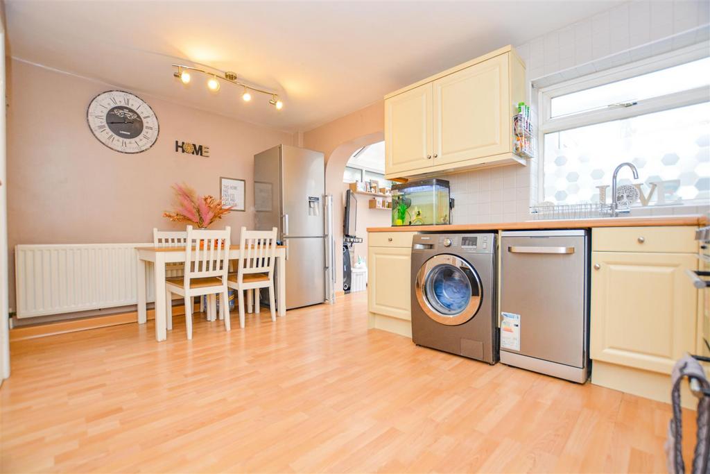 Quebec Road, Scunthorpe 3 bed semidetached house £155,000