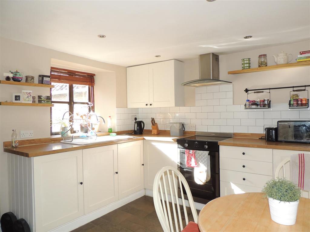 Cadbury Heath Road, Bristol 2 bed terraced house £300,000
