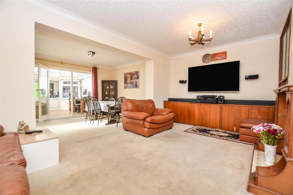 Low Leys Road, Scunthorpe 3 bed semidetached house £185,000