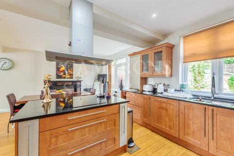 4 bedroom house to rent - Dollis Hill Avenue, NW2