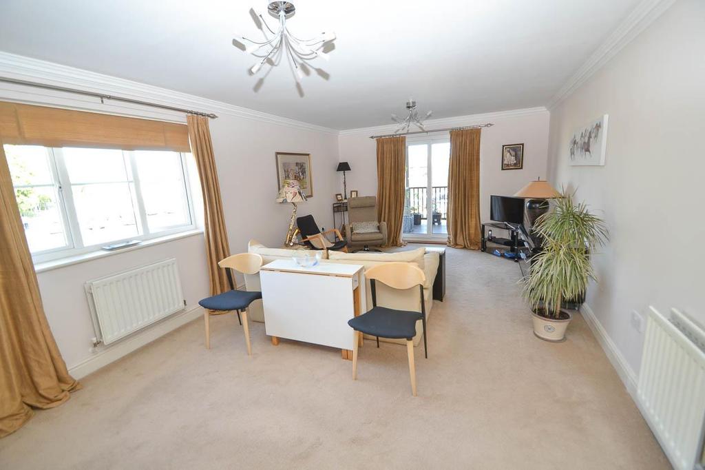 Daytona Quay, Eastbourne 2 bed flat for sale £265,000