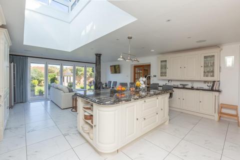 19 Queens Avenue, Birchington, CT7 9QN
