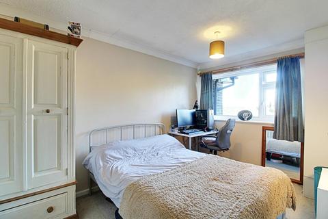 28 Manor Crescent, Pool In Wharfedale, Otley, LS21 1ND