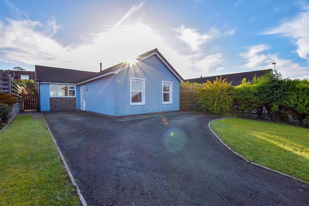 Millfields Close, Kilgetty 3 bed detached bungalow for sale £275,000