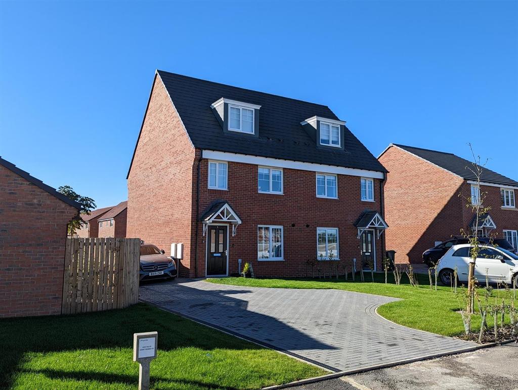 Sparrow Way, Aiskew, Bedale 3 bed house £1,100 pcm (£254 pw)