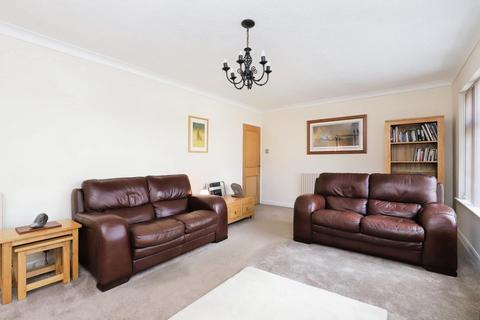 20 Greenfield Drive, Sheffield, S8 7SL