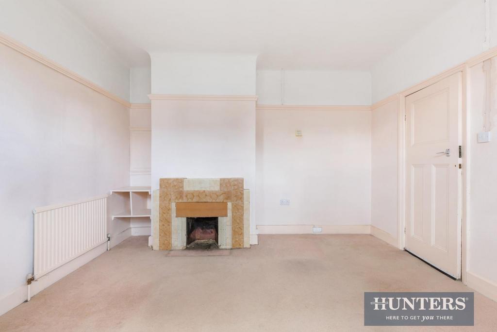 Meadowside Road, Cheam, SM2 7PG 3 bed detached bungalow £799,950