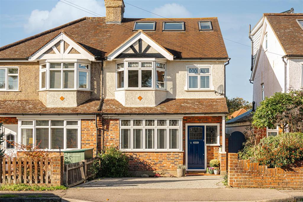 Nutfield Road, Merstham, Redhill 5 bed semidetached house £650,000