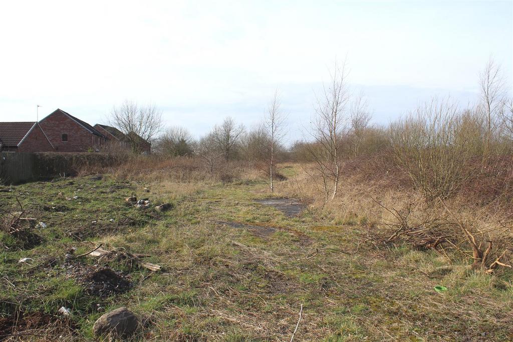 Newport, Brough, HU15 2PX Farm land £100,000