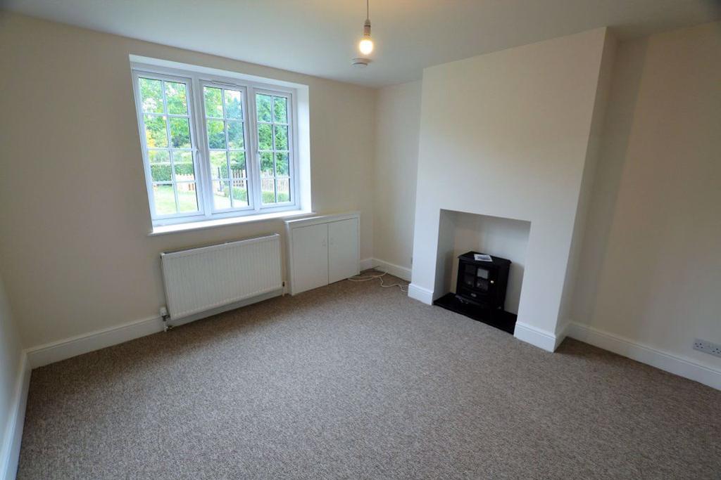 Hexton, Hitchin, Hertfordshire 3 bed semidetached house £1,200 pcm