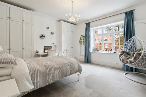 6 Addison Grove, London, W4 1ER