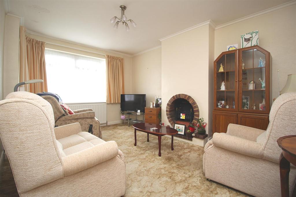 High Park Avenue, Hove 2 bed semidetached bungalow £375,000