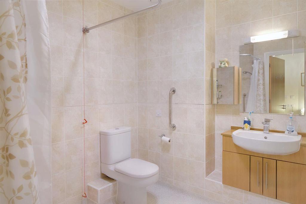85 Shower Room