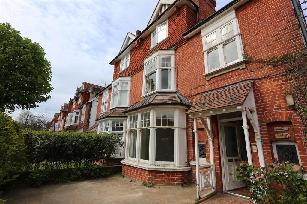 Pembroke Avenue, Hove 1 bed flat £995 pcm (£230 pw)