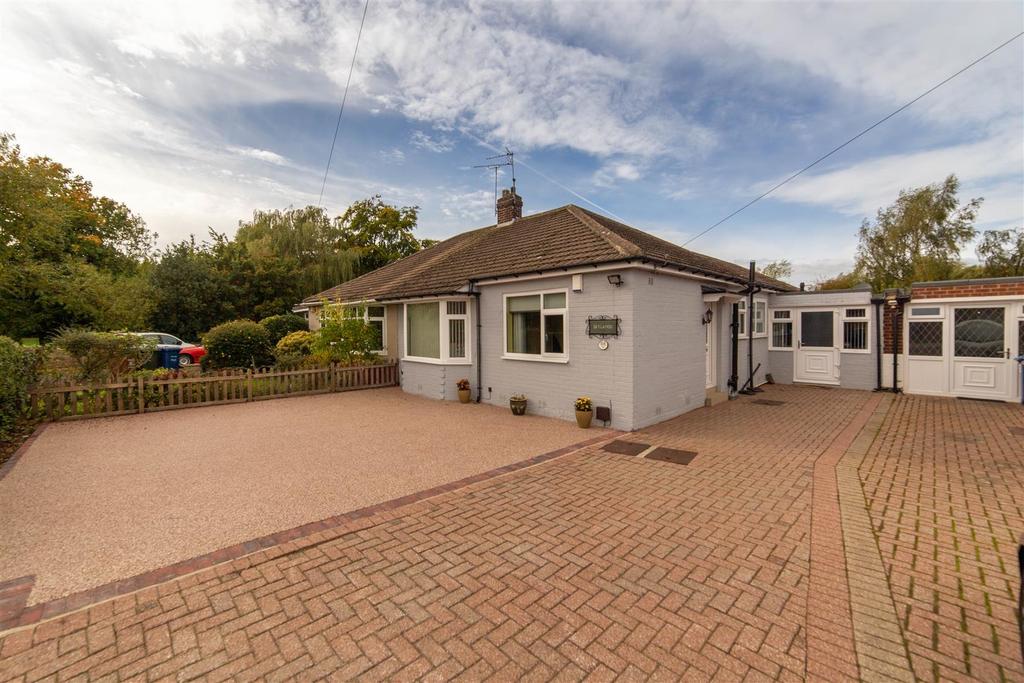 Milford Gardens, Brunton Park... 2 bed semi-detached bungalow - £325,000