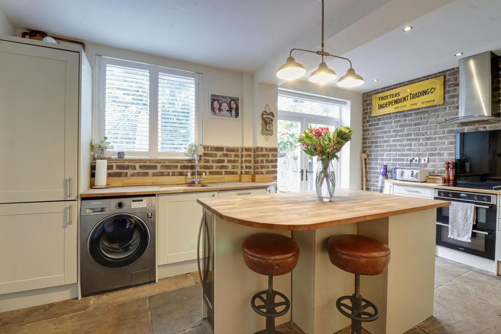 Dining kitchen
