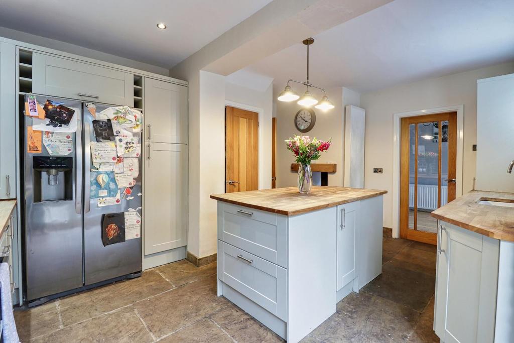 Dining kitchen