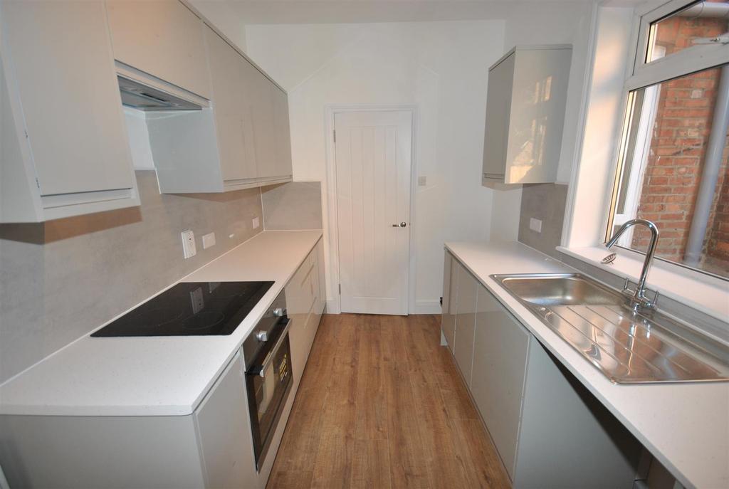 Hood Street, Northampton 4 bed terraced house £320,000