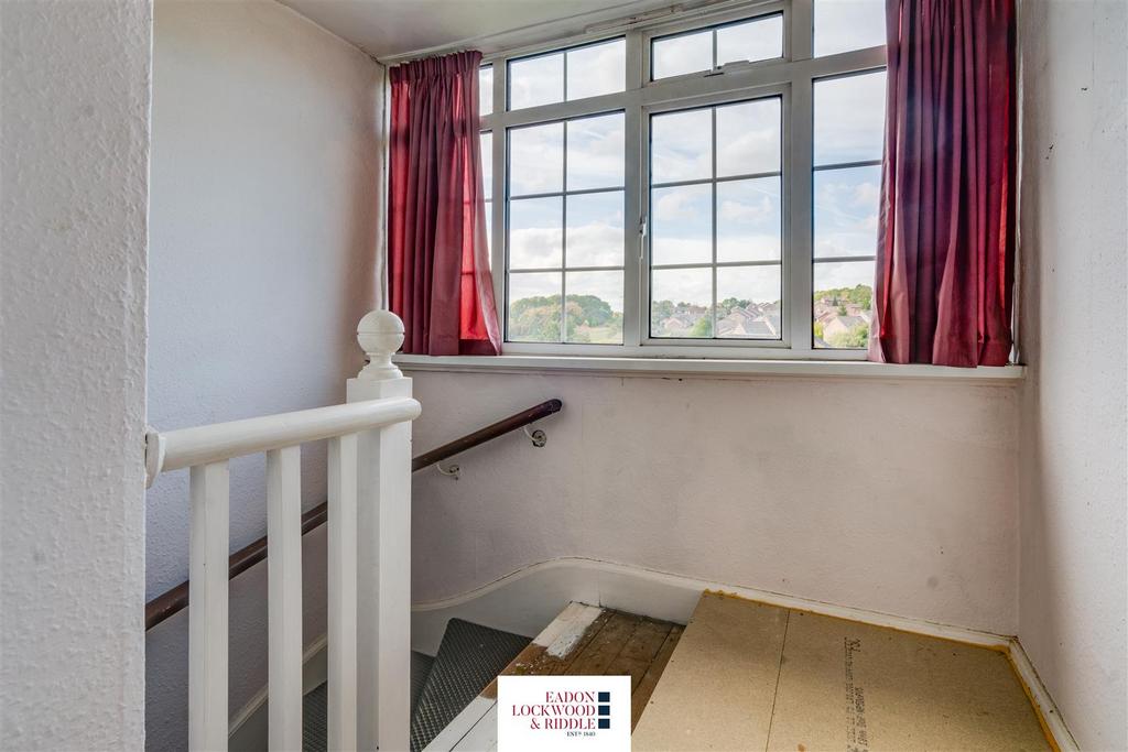 2nd Floor Landing.jpg
