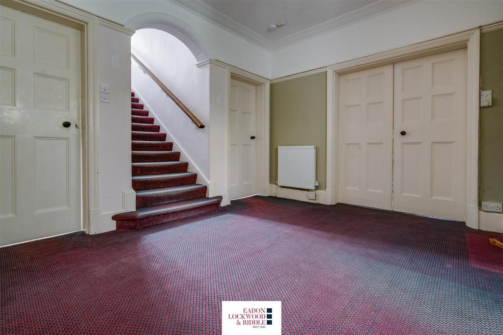 Entrance Hall 1.jpg