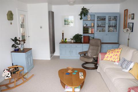12 Farm Close, Tamworth, B79 8TU