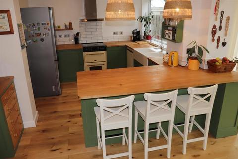 12 Farm Close, Tamworth, B79 8TU
