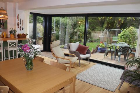 12 Farm Close, Tamworth, B79 8TU